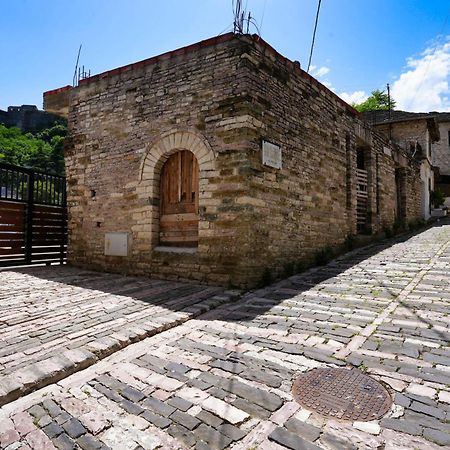 Castlefront Villa Гирокастра Экстерьер фото