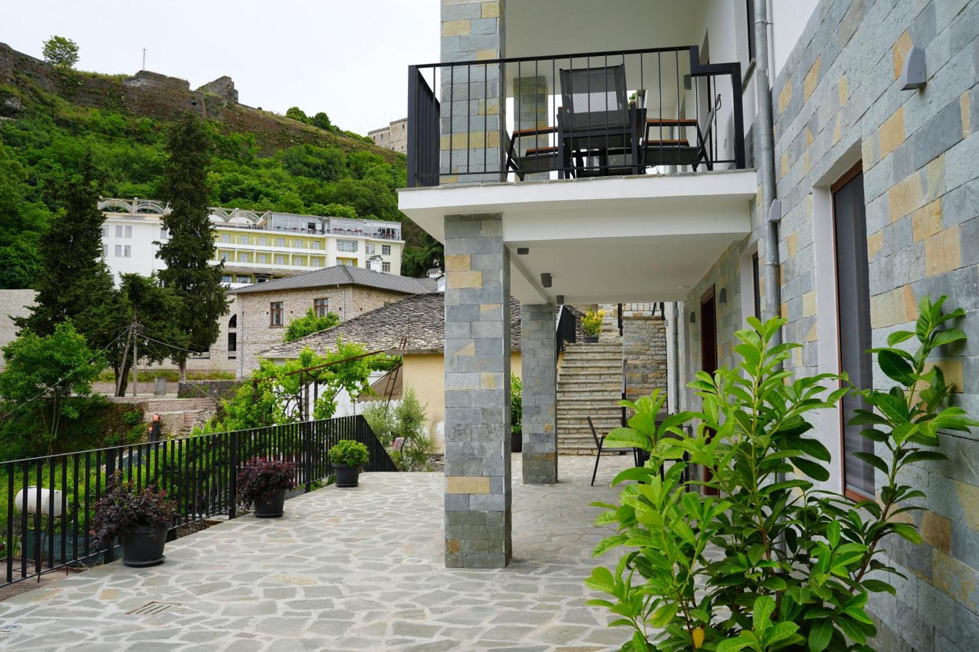 Castlefront Villa Гирокастра Экстерьер фото